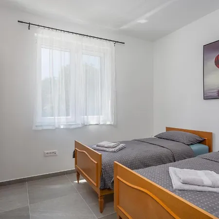 2 Bedroom Beautiful In Apartment