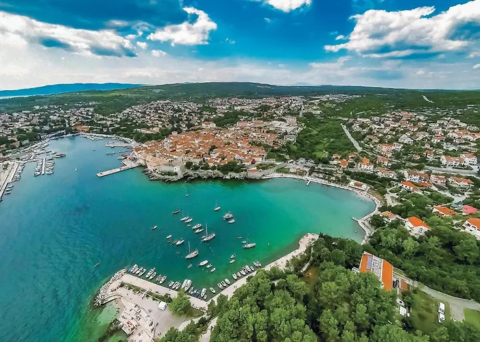 2 Bedroom Beautiful In Vrbnik