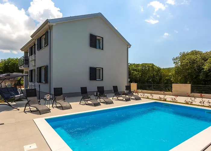 2 Bedroom Beautiful In *